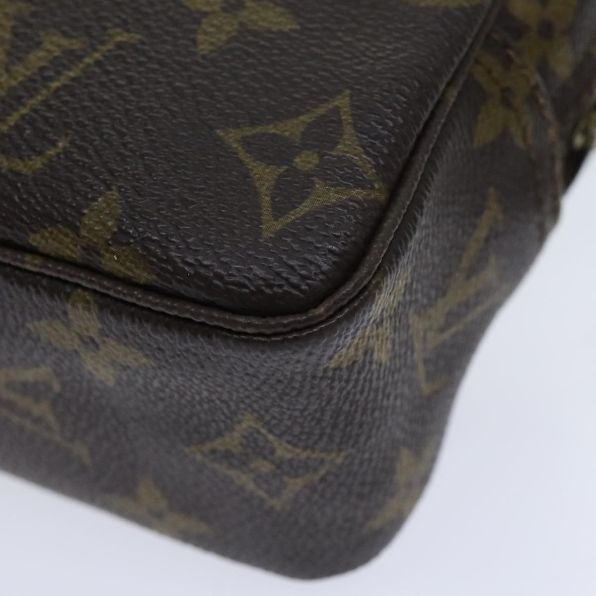 LOUIS VUITTON Monogram Trousse Toilette 18 Pouch M47526 LV Auth 94917