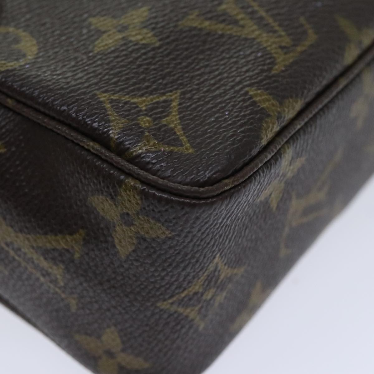 LOUIS VUITTON Monogram Trousse Toilette 18 Pouch M47526 LV Auth 94917