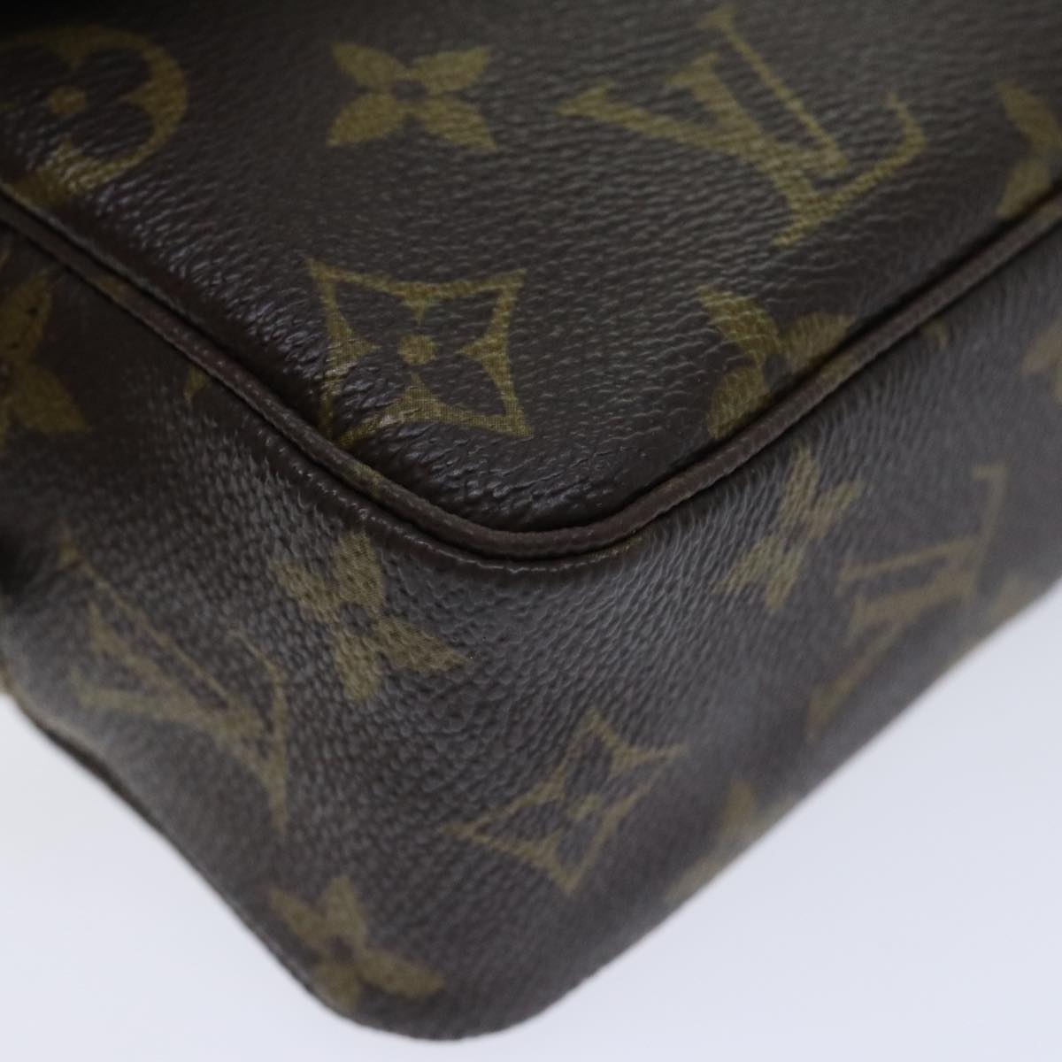 LOUIS VUITTON Monogram Trousse Toilette 18 Pouch M47526 LV Auth 94917