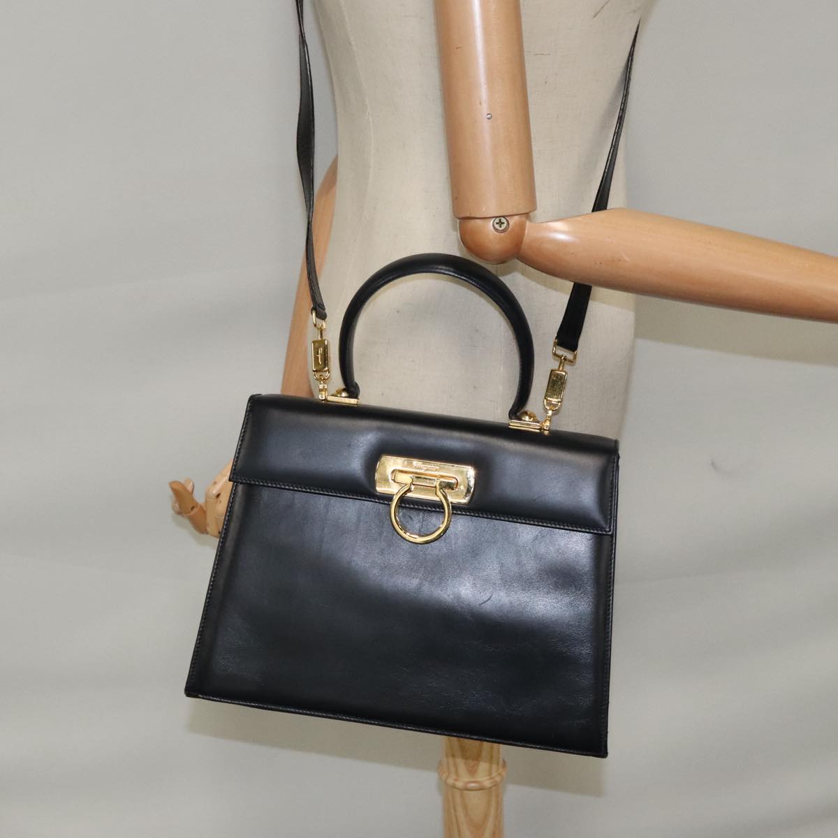 Salvatore Ferragamo Gancini Hand Bag Leather 2way Navy Gold Auth 95002