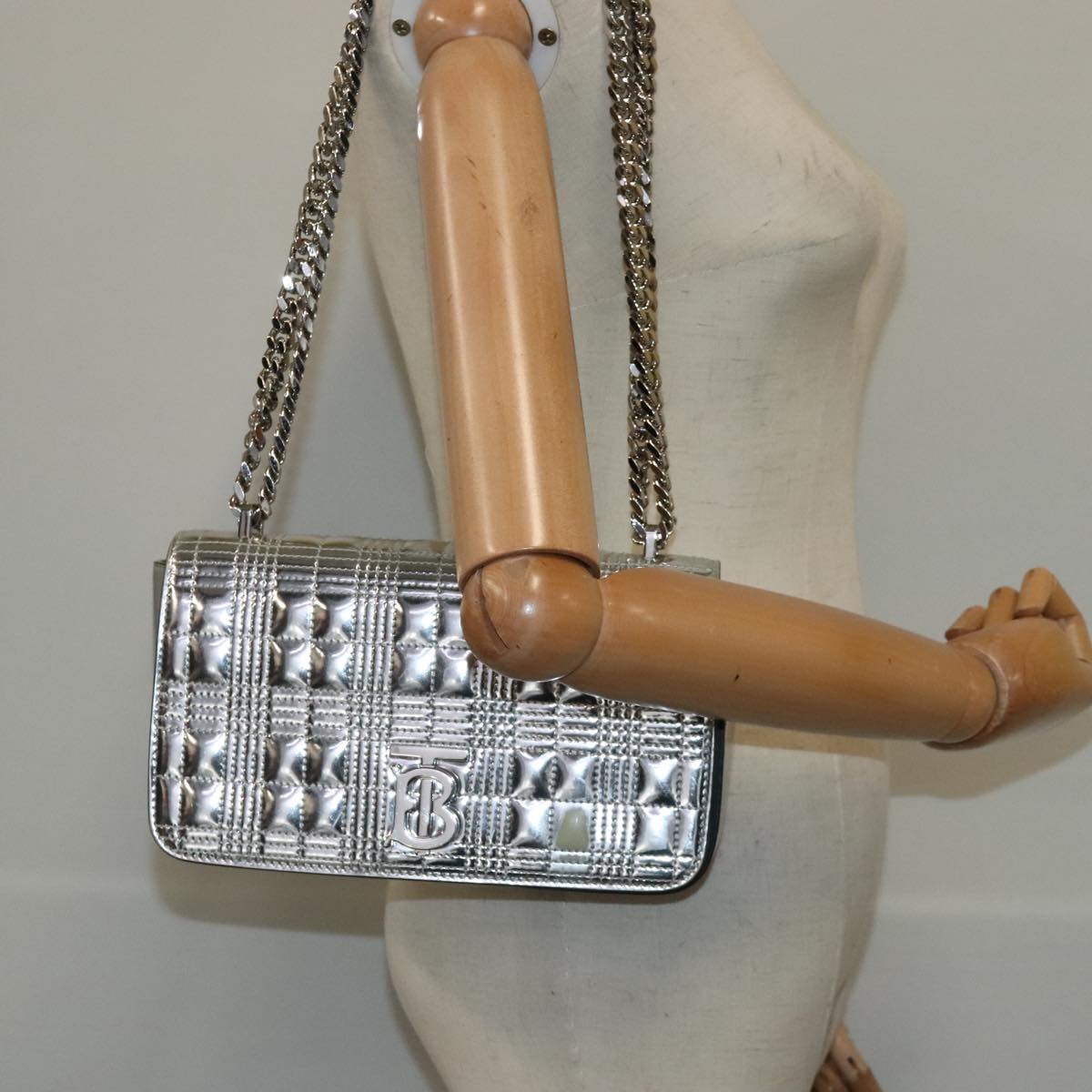 BURBERRY Chain Shoulder Bag Patent leather Silver Auth 95065