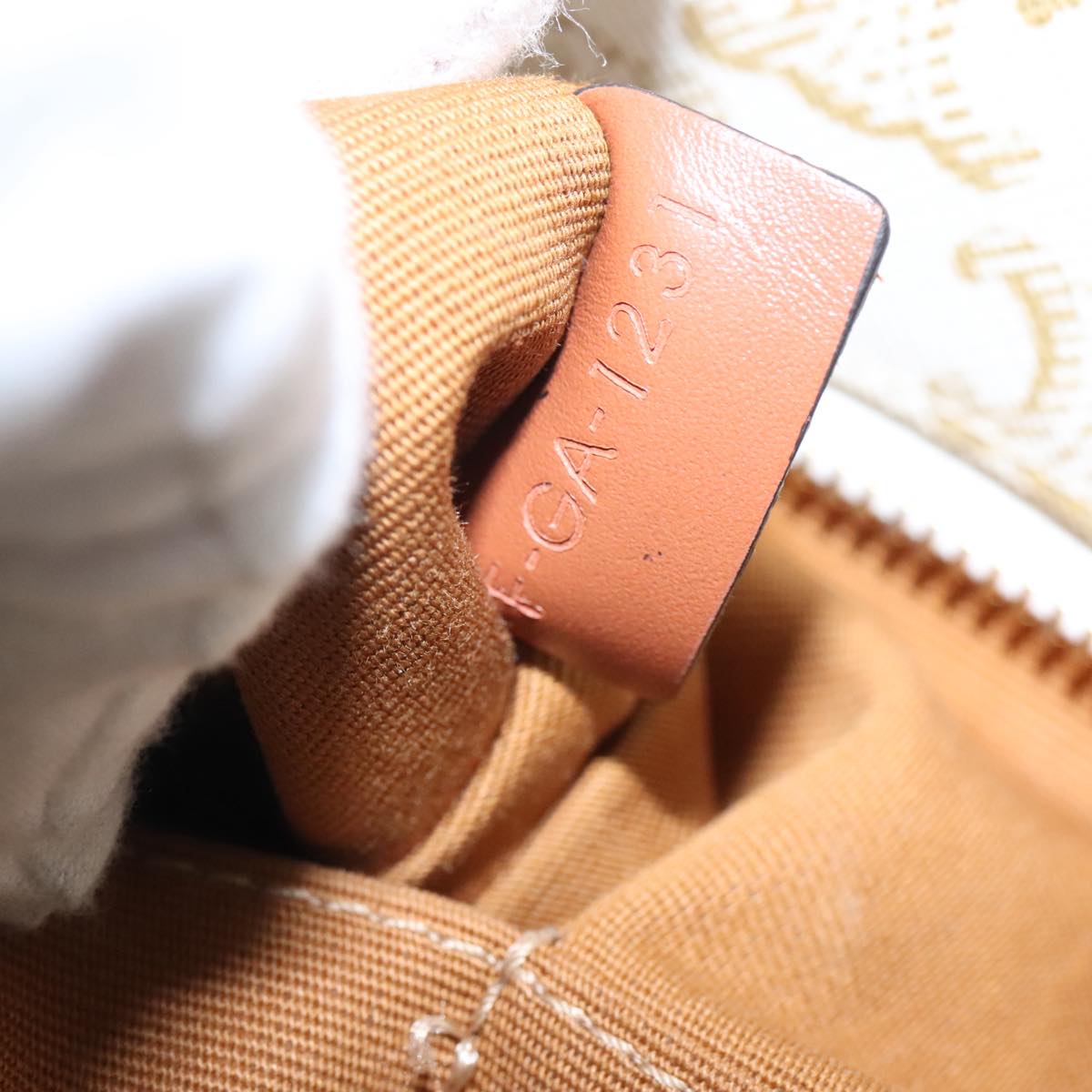 CELINE Triomphe Small Vertical Cabas Tote Bag PVC Leather 2way White Auth 95139SM