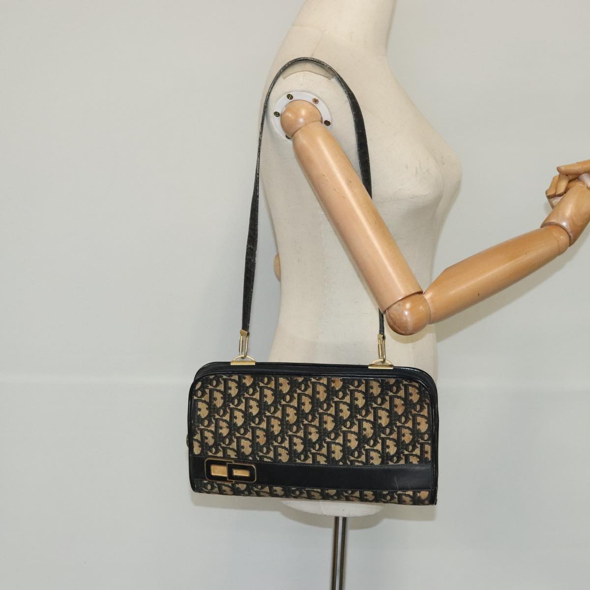 Christian Dior Trotter Canvas Shoulder Bag Beige Black gold Auth 95350