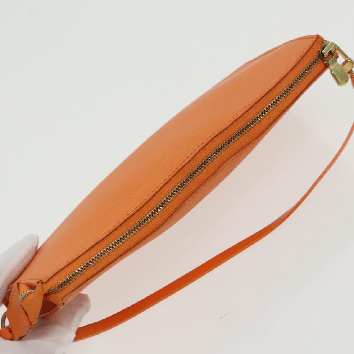 LOUIS VUITTON Epi Pochette Accessoires Pouch Orange Mandarin M5294H Auth 95388