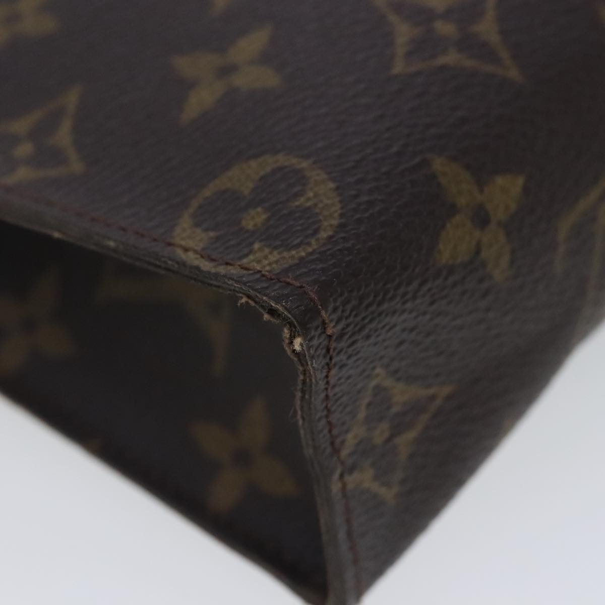 LOUIS VUITTON Monogram Poche Toilette 26 Pouch M47542 LV Auth 95434