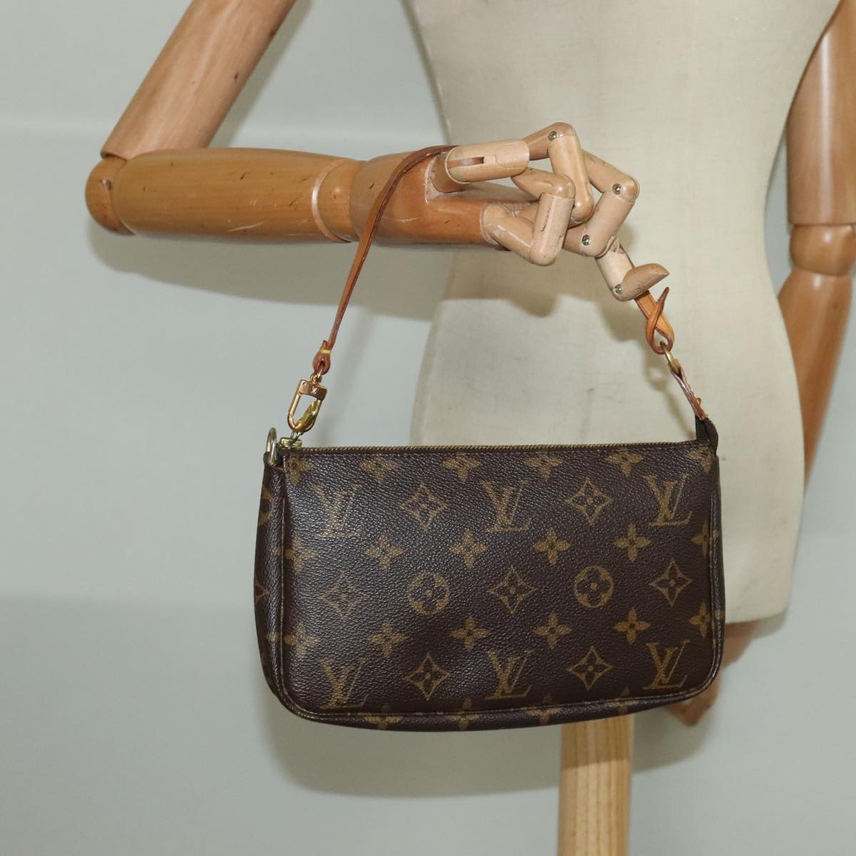 LOUIS VUITTON Monogram Pochette Accessoires Pouch M51980 LV Auth 95456