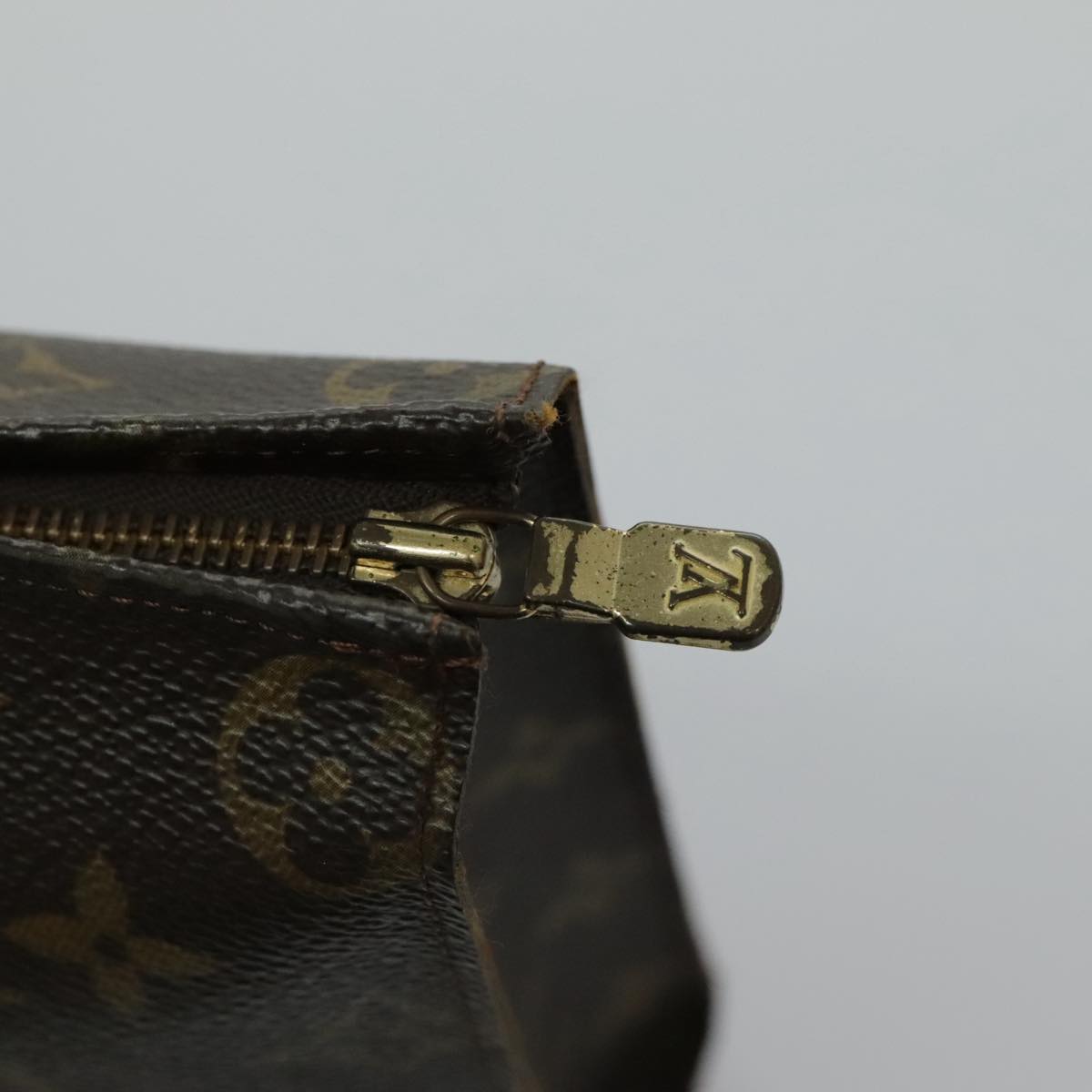 LOUIS VUITTON Monogram Poche Toilette 26 Pouch M47542 LV Auth 95607