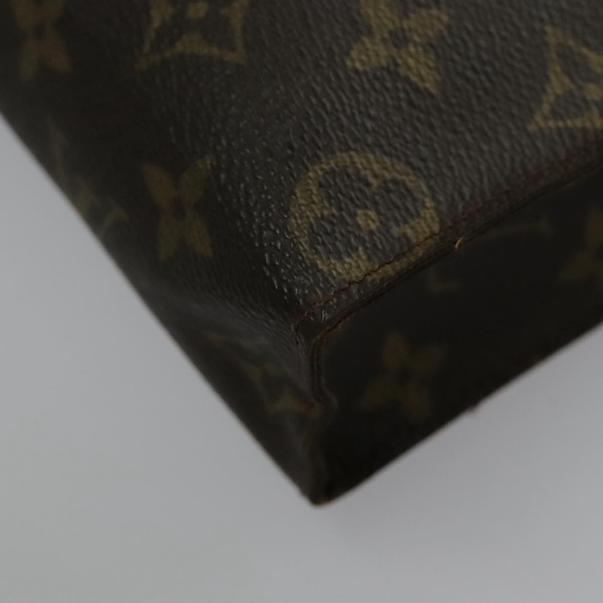 LOUIS VUITTON Monogram Poche Toilette 26 Pouch M47542 LV Auth 95607