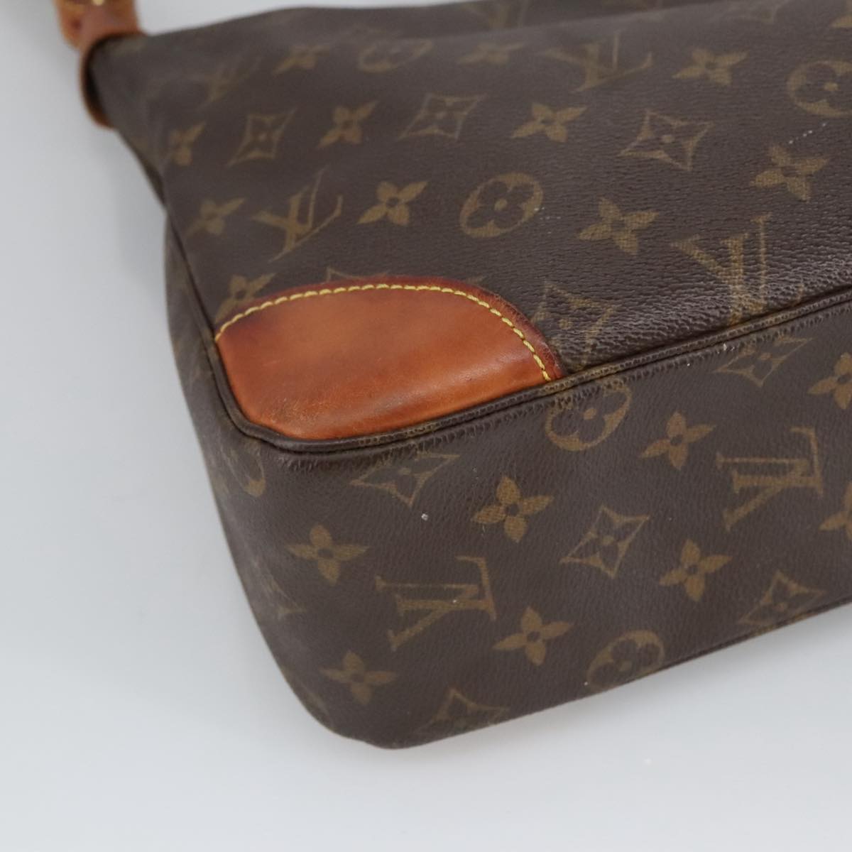 LOUIS VUITTON Monogram Boulogne 30 Shoulder Bag M51265 LV Auth 95841