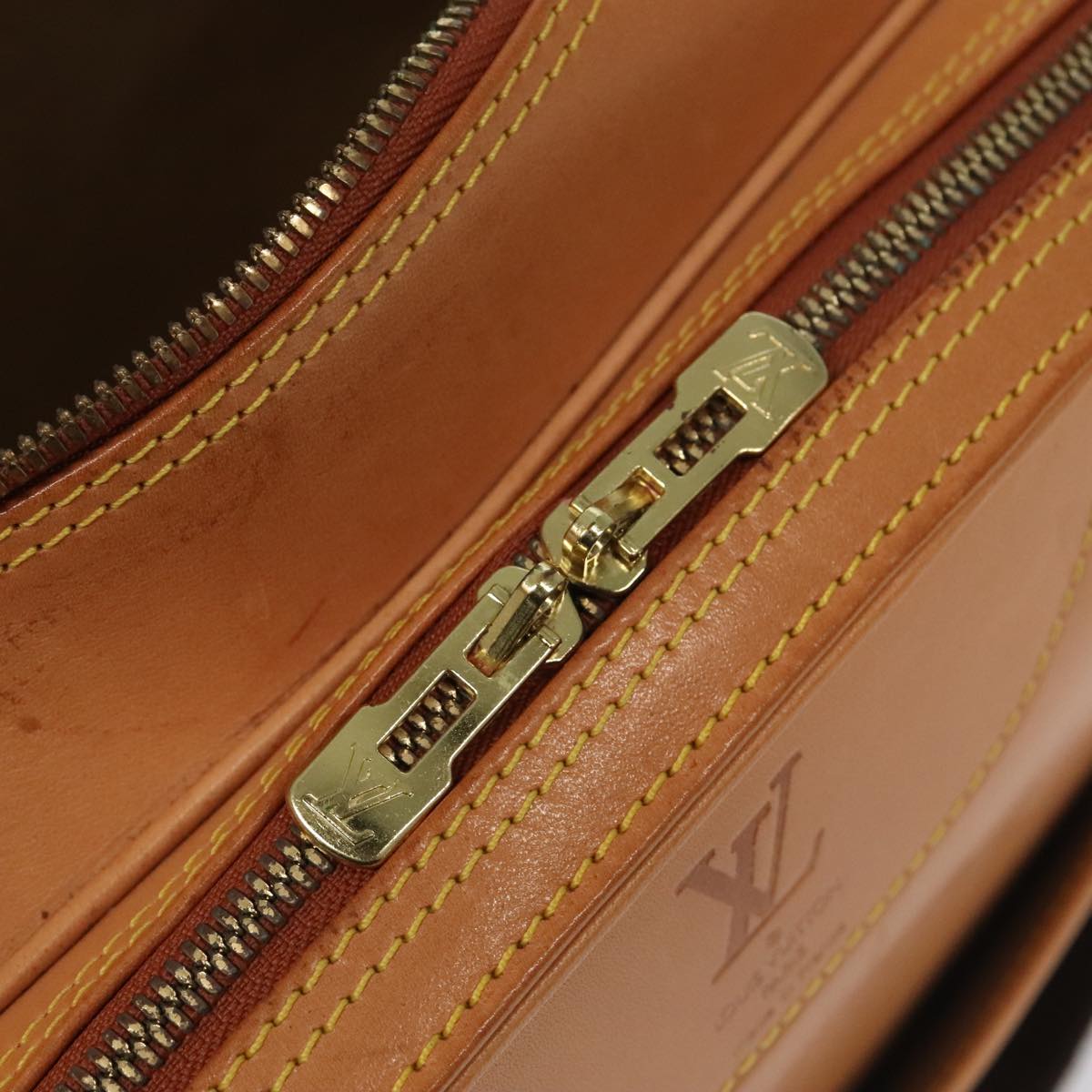 LOUIS VUITTON Nomad Reporter GM Shoulder Bag SPO Beige LV Auth 96049SAV