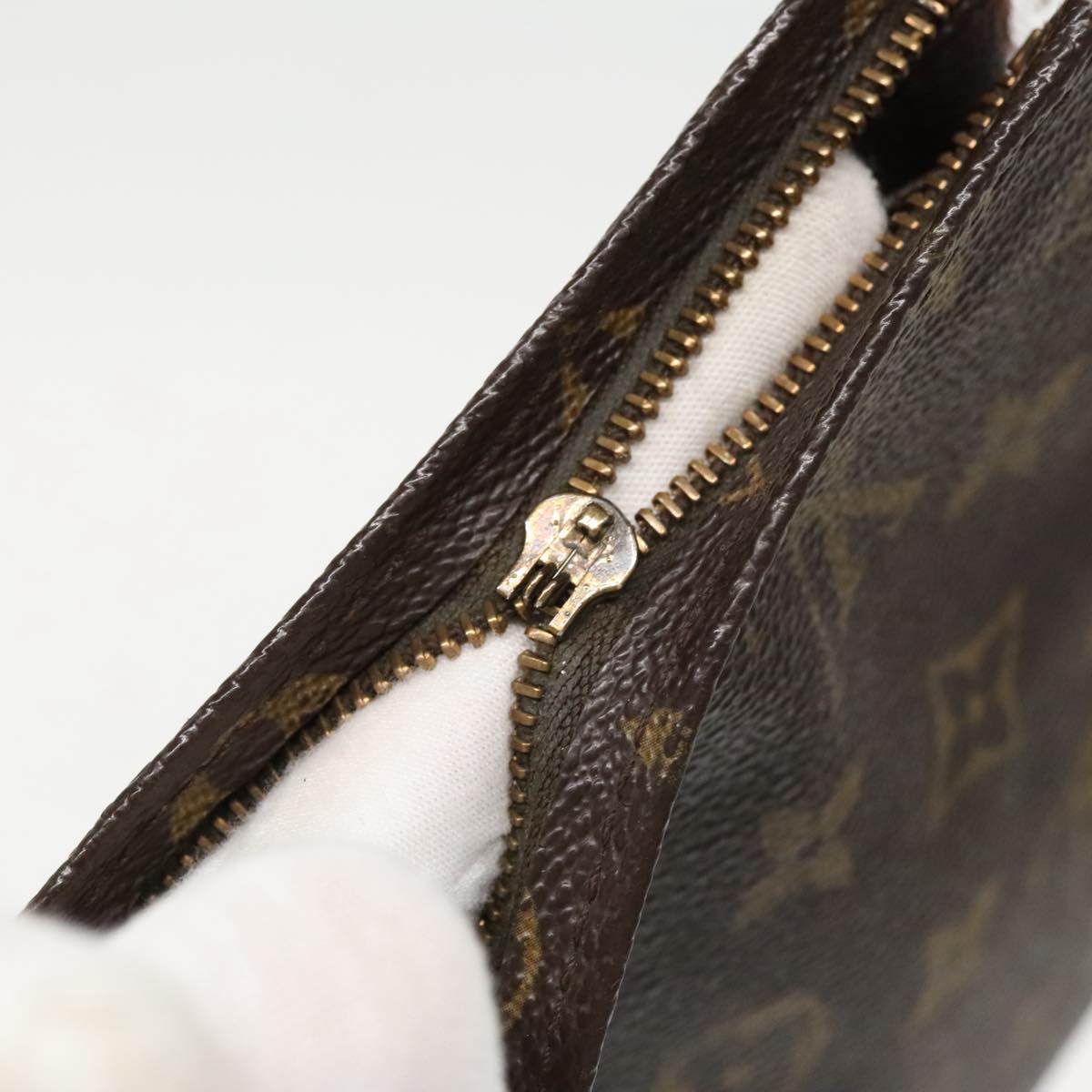 LOUIS VUITTON Monogram Poche Toilette 26 Pouch M47542 LV Auth 96150