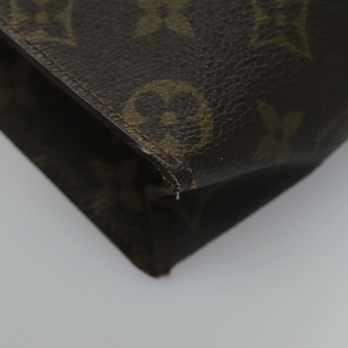 LOUIS VUITTON Monogram Poche Toilette 26 Pouch M47542 LV Auth 96317