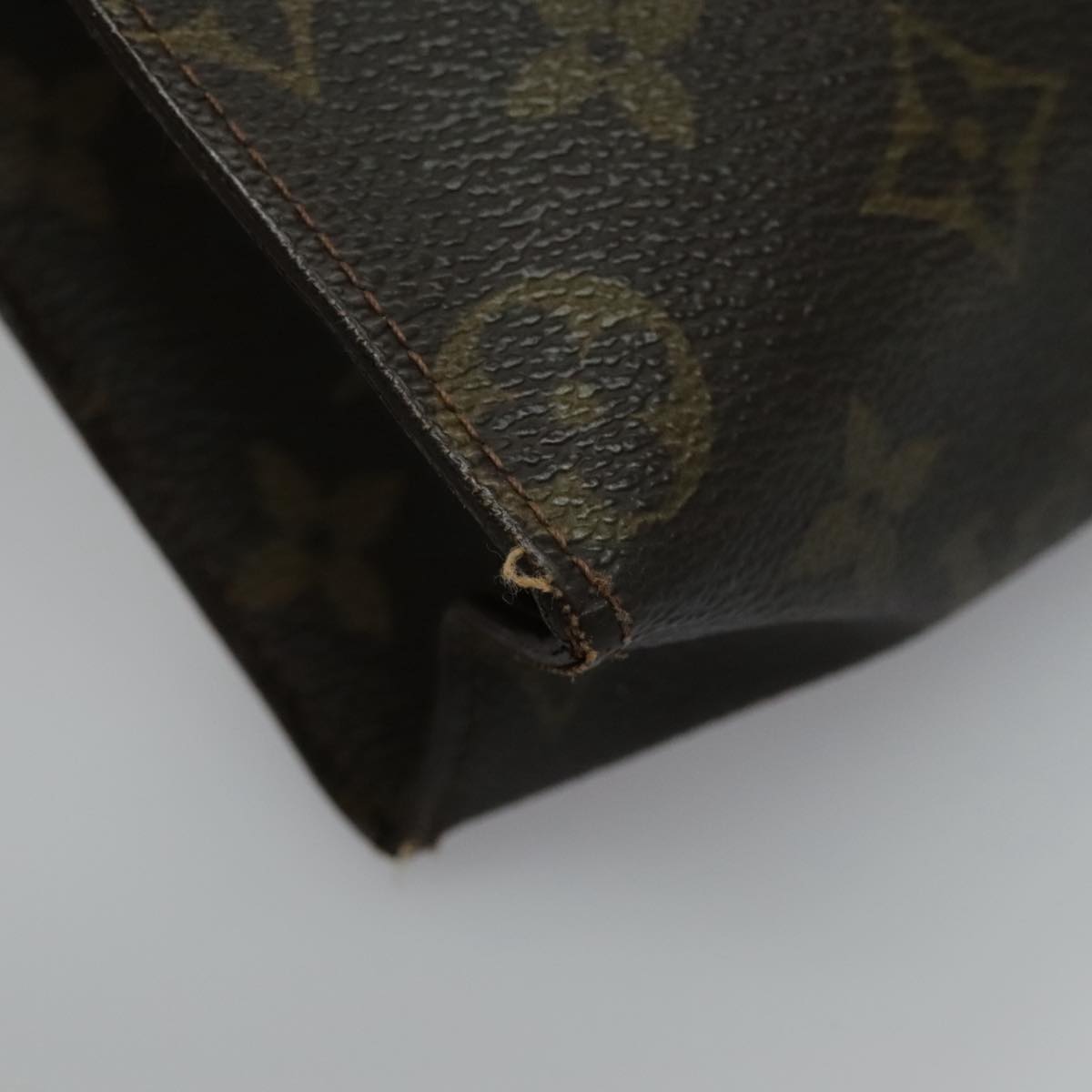 LOUIS VUITTON Monogram Poche Toilette 26 Pouch M47542 LV Auth 96317