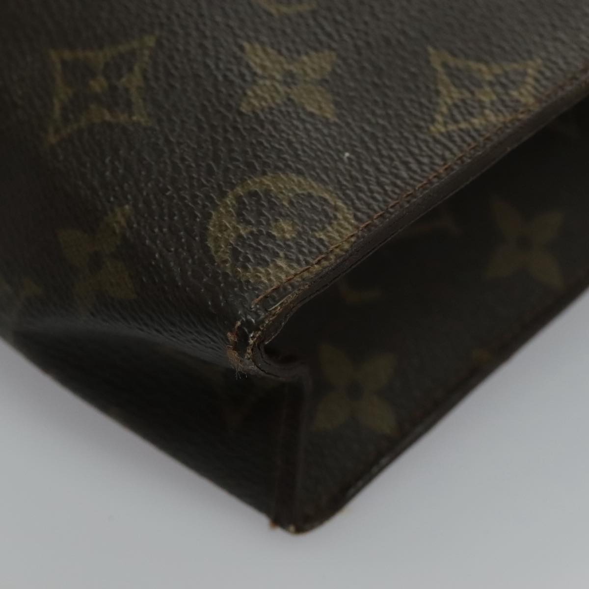 LOUIS VUITTON Monogram Poche Toilette 26 Pouch M47542 LV Auth 96317