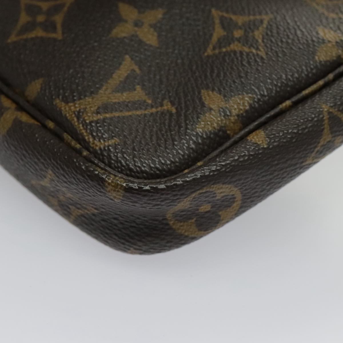 LOUIS VUITTON Monogram Pochette Accessoires Pouch M51980 LV Auth 96499