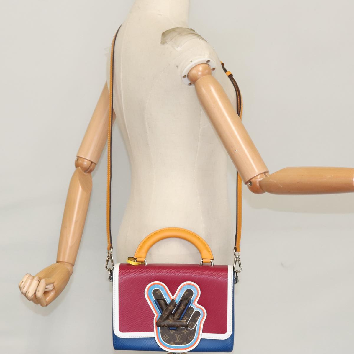 LOUIS VUITTON Epi Peace Love Twist MM Hand Bag Red Blue M52513 LV Auth 96510S