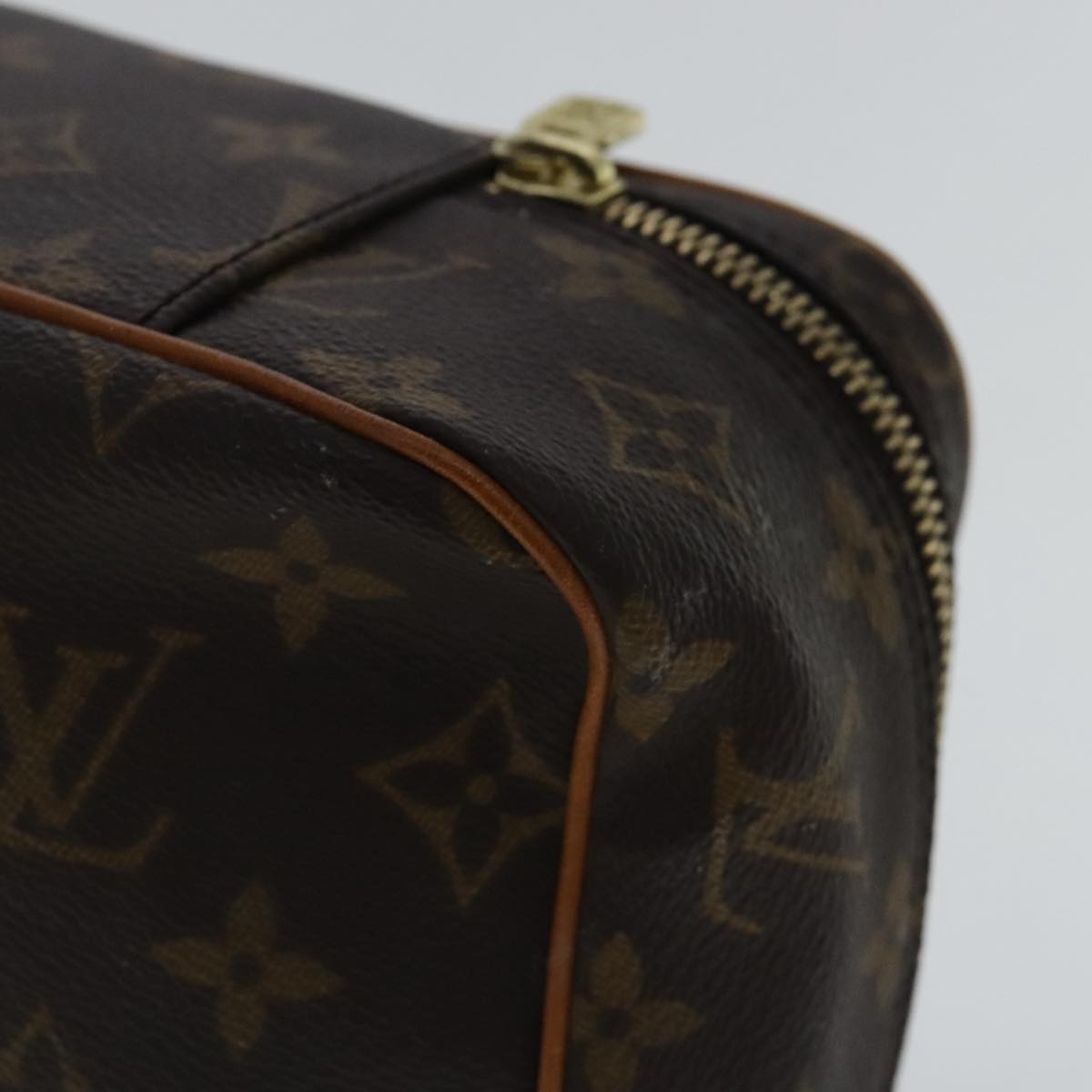 LOUIS VUITTON Monogram Trousse Boite Cosmetic Pouch M47640 LV Auth 96549