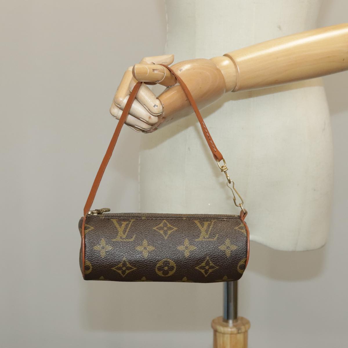 LOUIS VUITTON Monogram Papillon Pouch Pouch LV Auth 96858