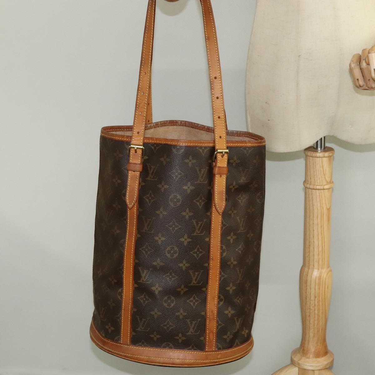 LOUIS VUITTON Monogram Bucket GM Shoulder Bag M42236 LV Auth 96874