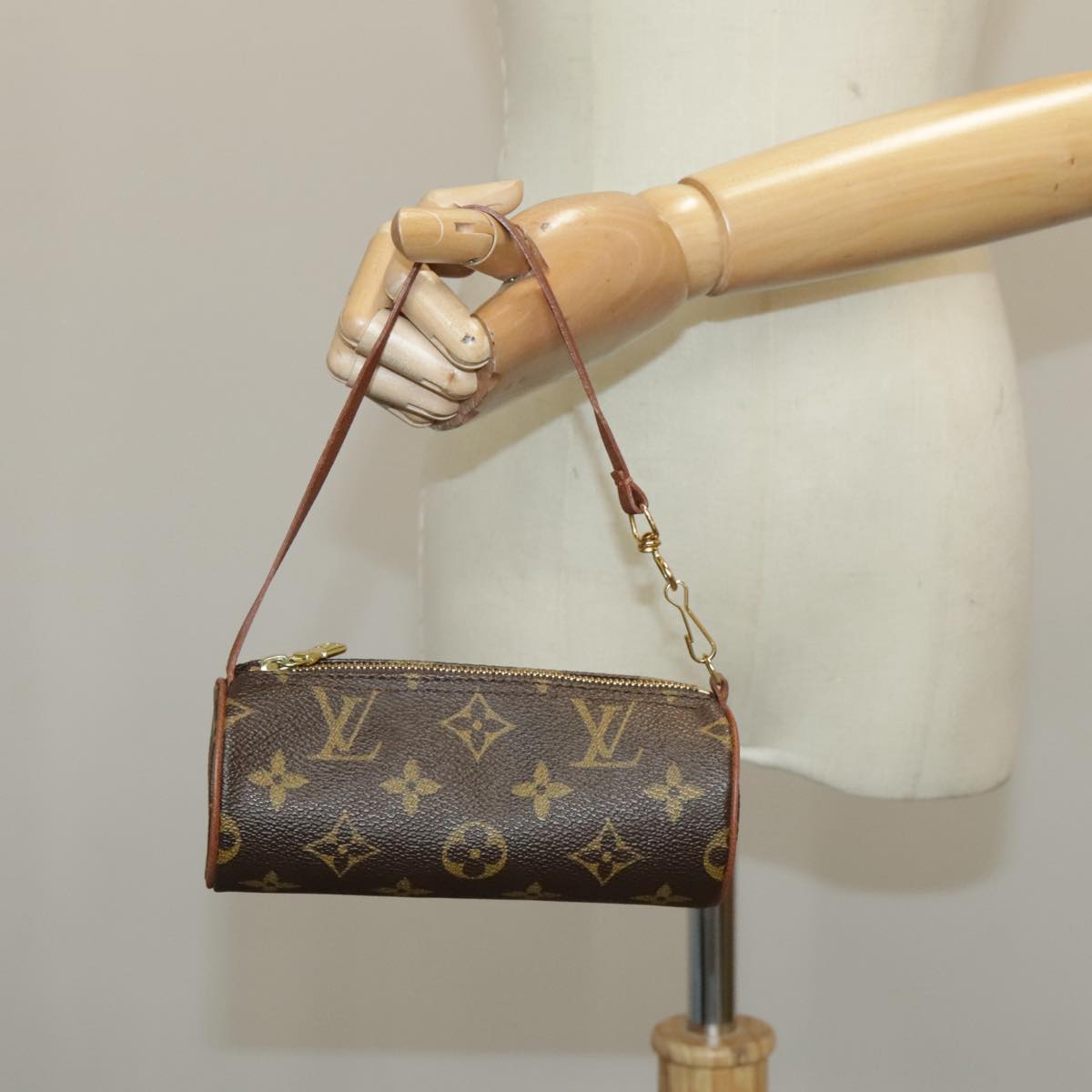 LOUIS VUITTON Monogram Papillon Pouch LV Auth 96901