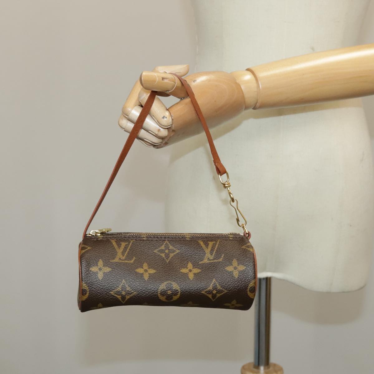 LOUIS VUITTON Monogram Papillon Pouch Pouch LV Auth 96904