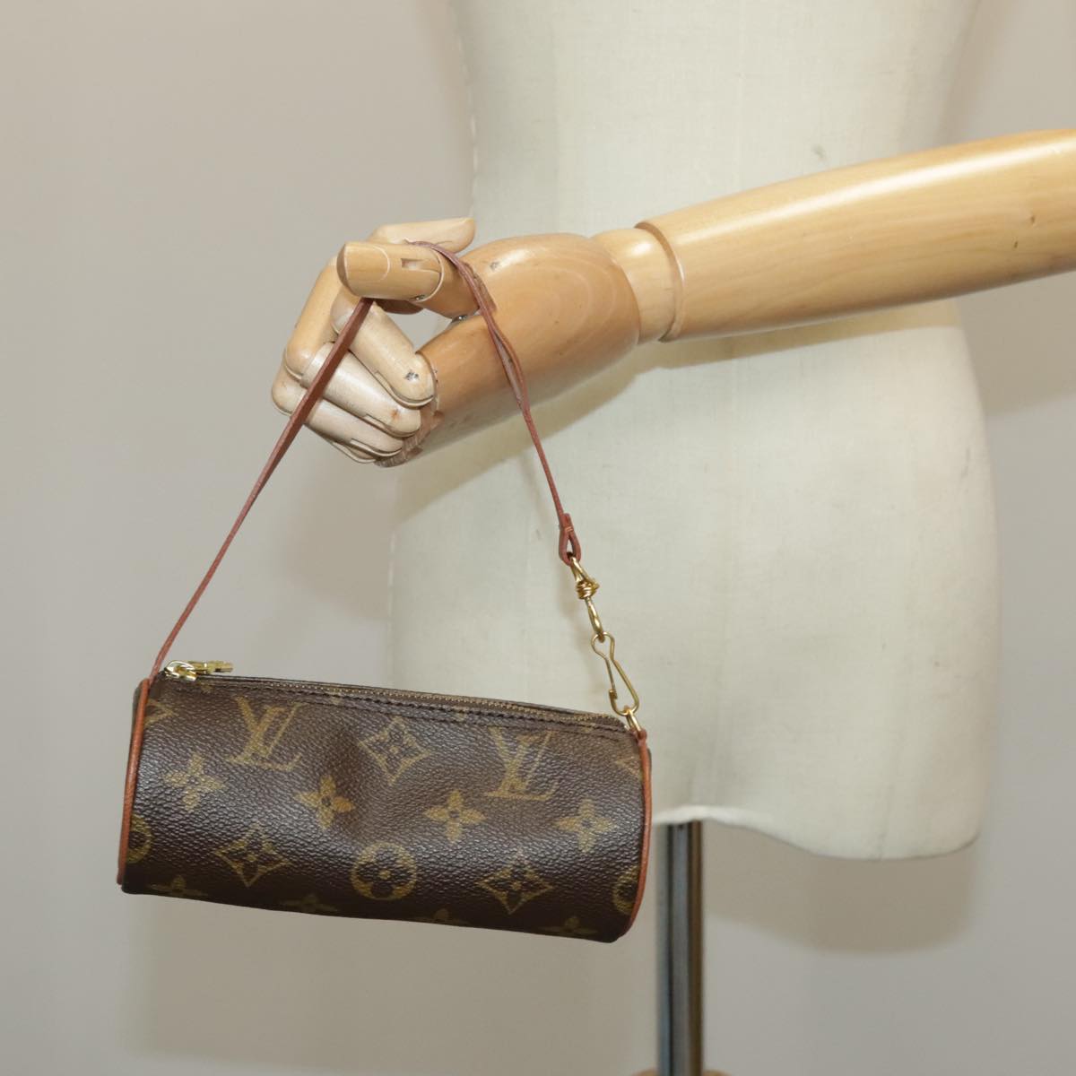 LOUIS VUITTON Monogram Papillon Pouch Pouch LV Auth 96906