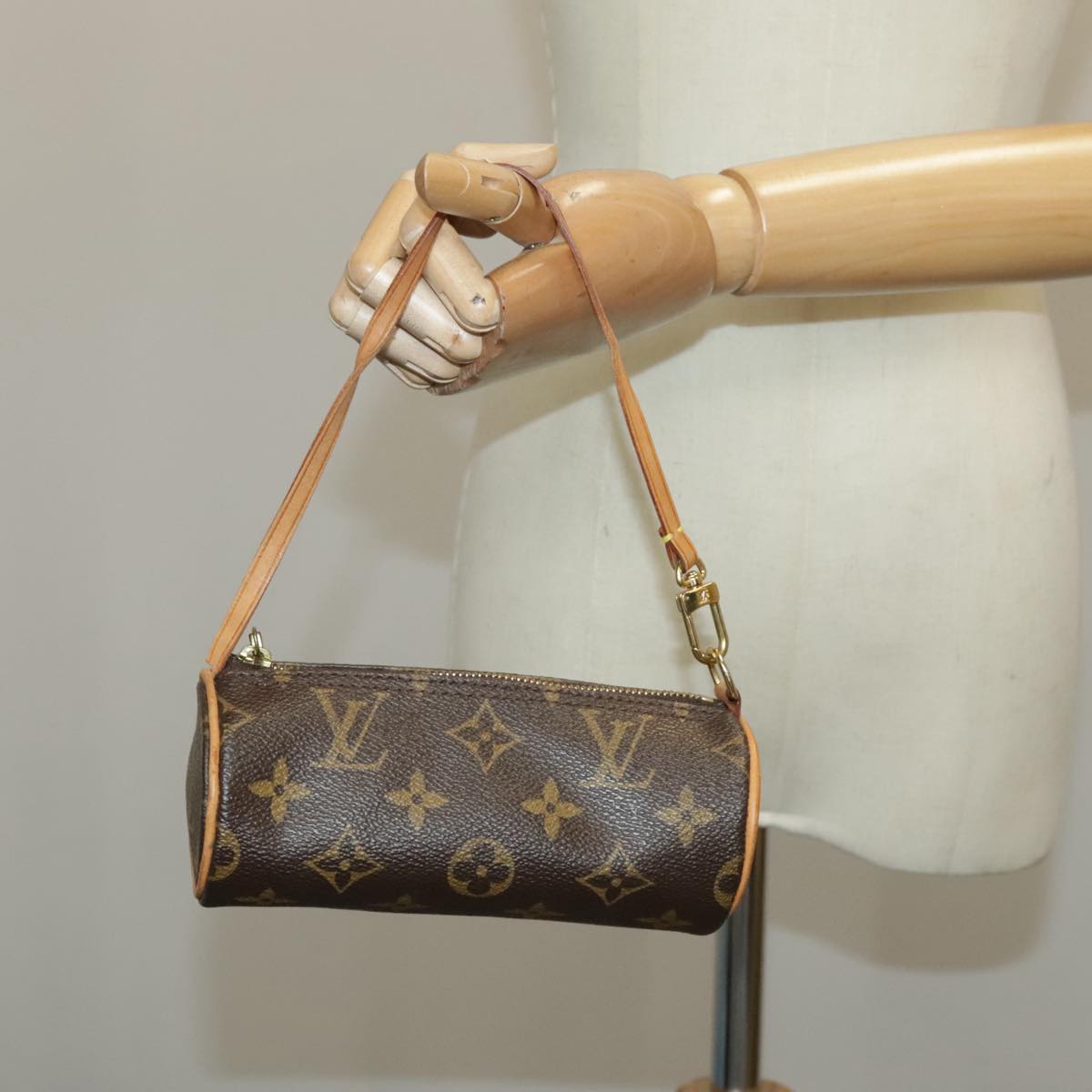 LOUIS VUITTON Monogram Papillon Pouch LV Auth 96907