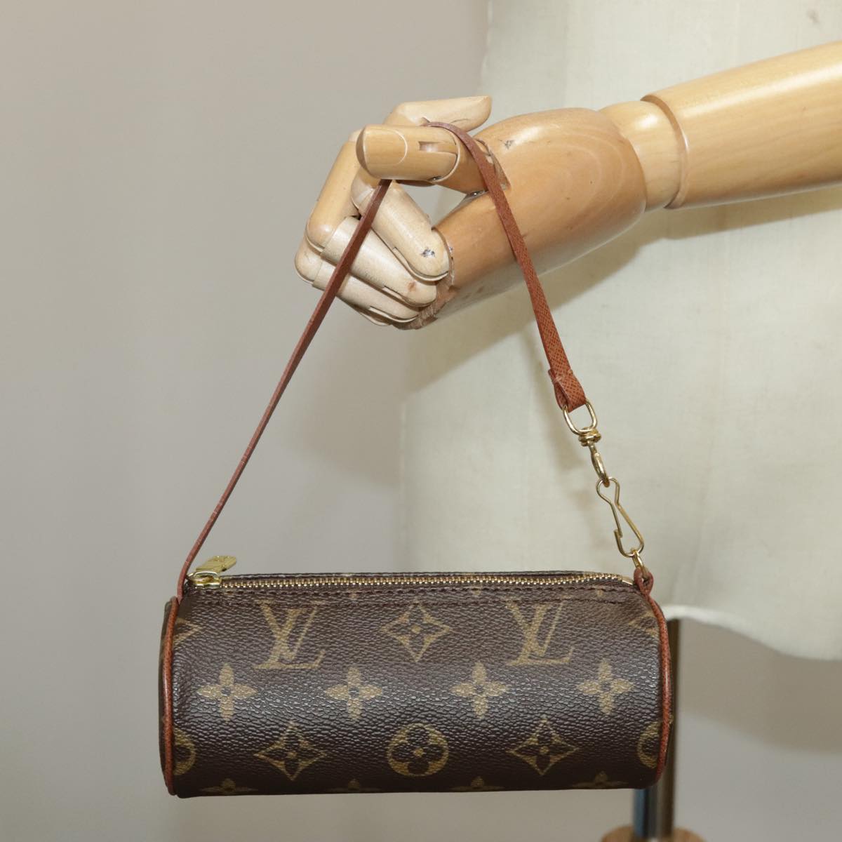 LOUIS VUITTON Monogram Papillon Pouch LV Auth 96908