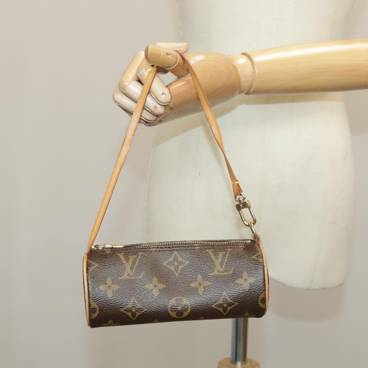 LOUIS VUITTON Monogram Papillon Pouch Pouch LV Auth 96910