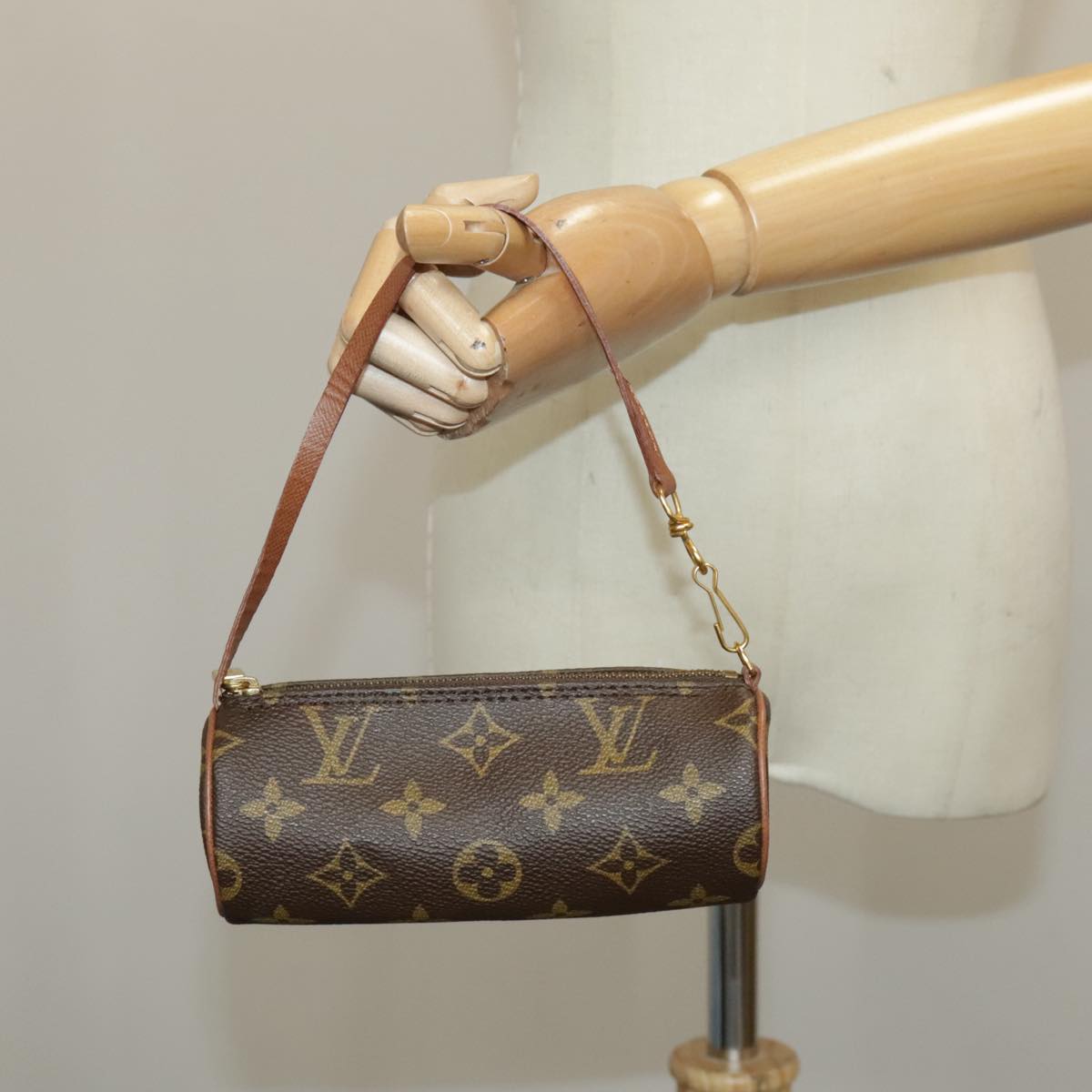 LOUIS VUITTON Monogram Papillon Pouch Pouch LV Auth 96911