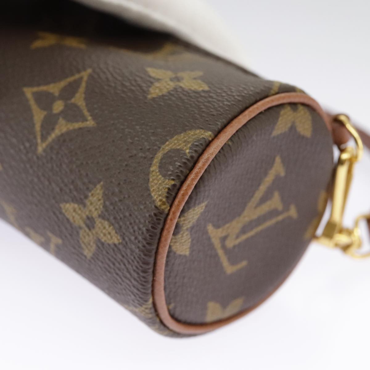 LOUIS VUITTON Monogram Papillon Pouch Pouch LV Auth 96911