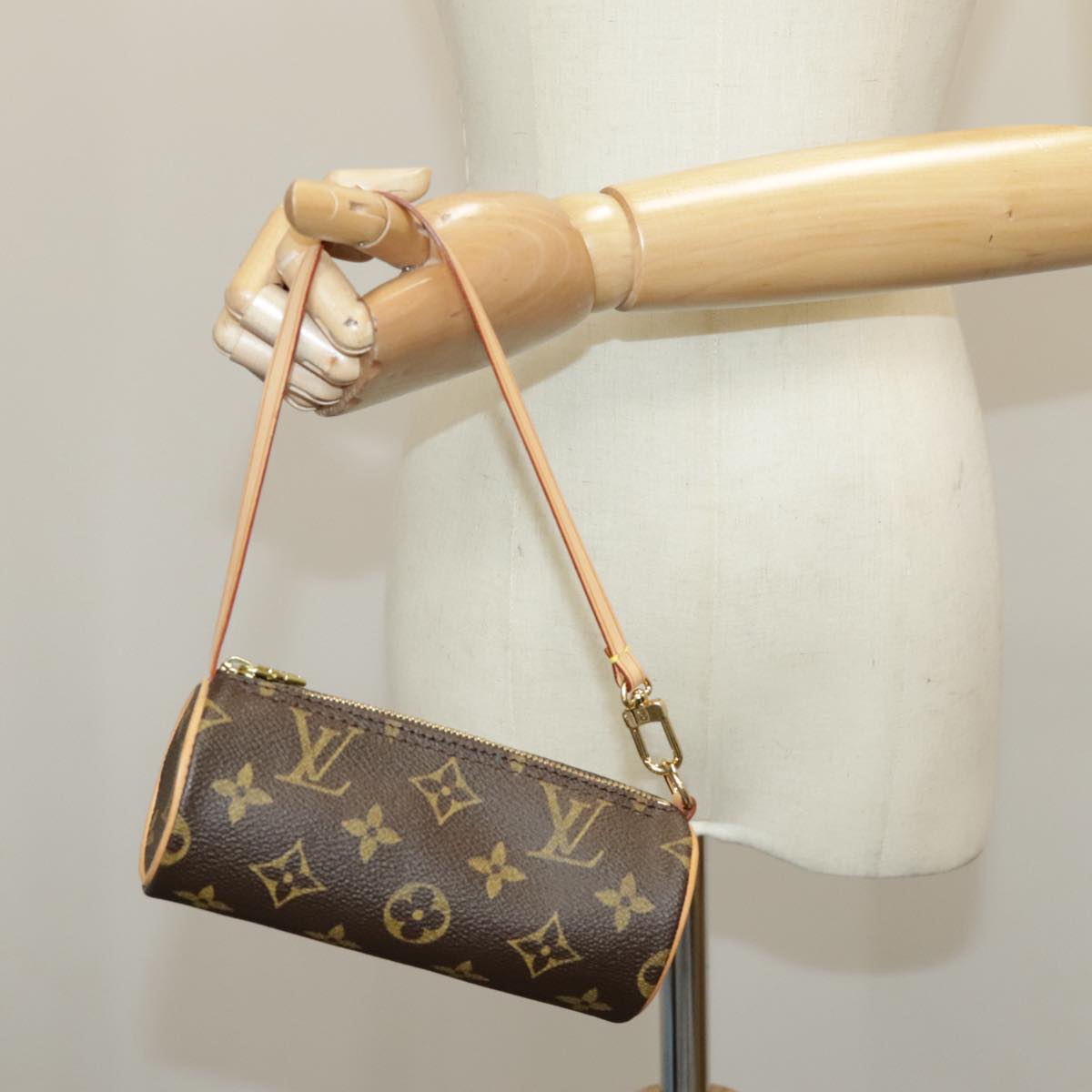 LOUIS VUITTON Monogram Papillon Pouch LV Auth 96912