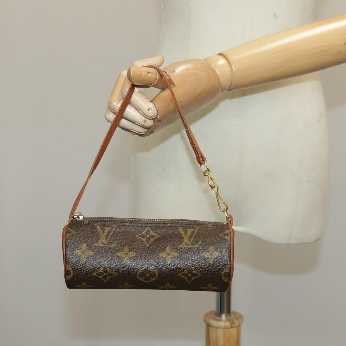 LOUIS VUITTON Monogram Papillon Pouch LV Auth 96927