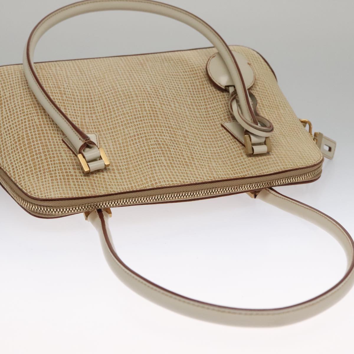 Salvatore Ferragamo Shoulder Bag Leather Beige Gold Auth 97072