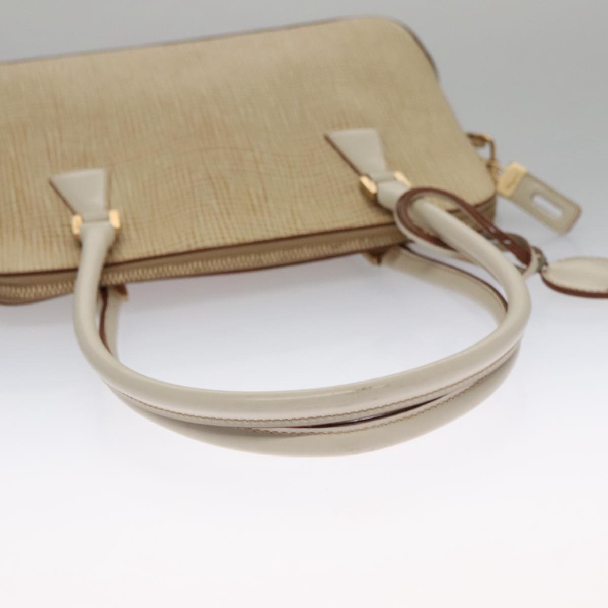 Salvatore Ferragamo Shoulder Bag Leather Beige Gold Auth 97072