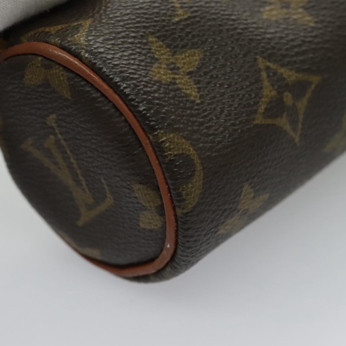 LOUIS VUITTON Monogram Papillon Pouch LV Auth 97149