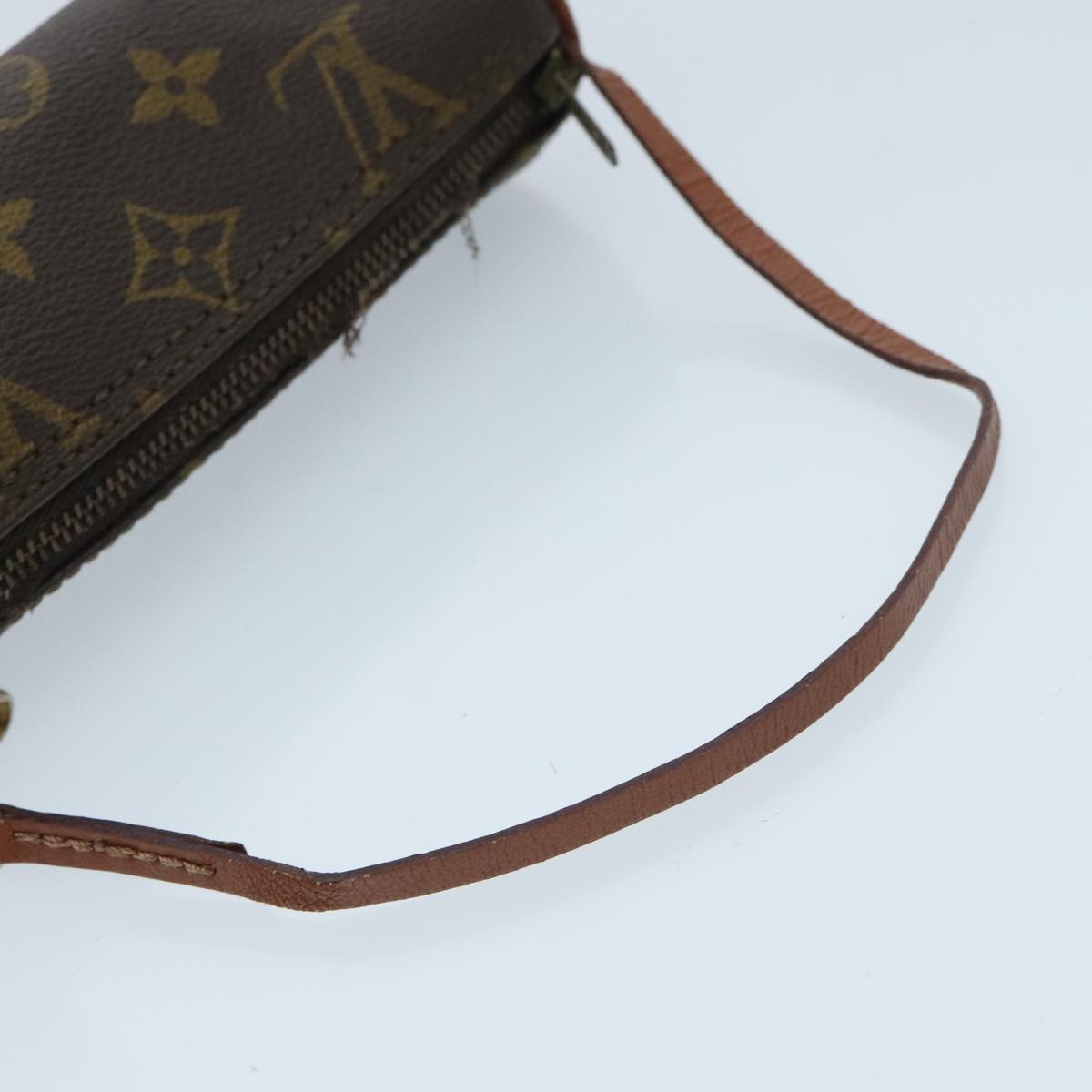 LOUIS VUITTON Monogram Papillon Pouch Pouch LV Auth 97152