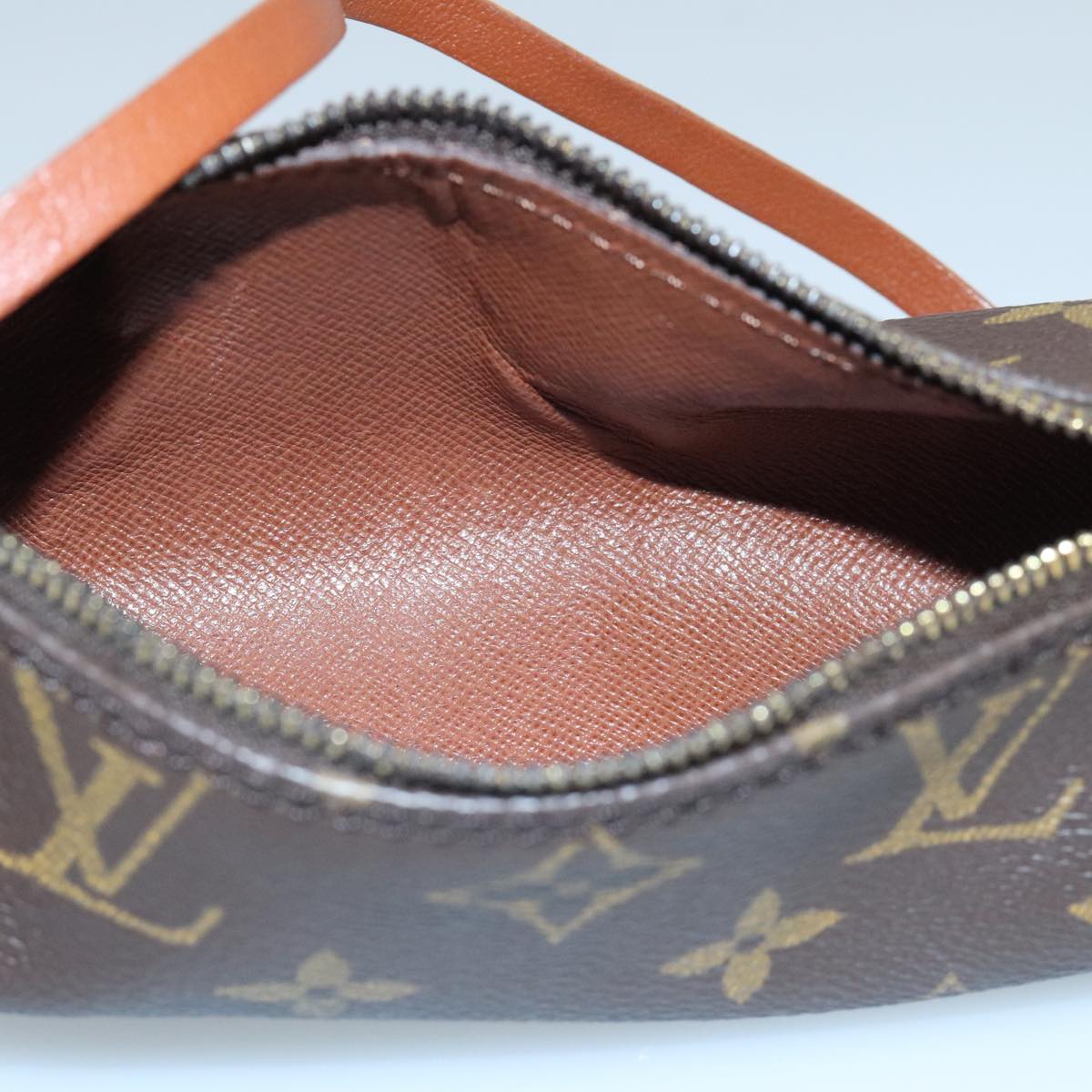 LOUIS VUITTON Monogram Papillon Pouch Pouch Vintage LV Auth 97716