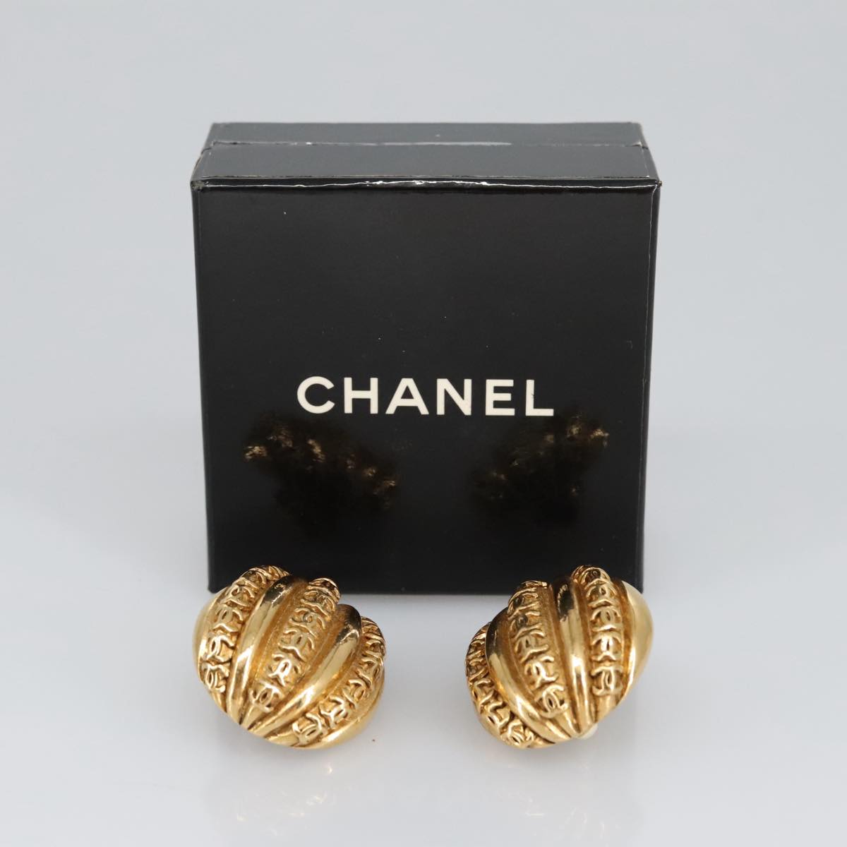 CHANEL COCO Mark Earring metal Gold CC Auth 97754