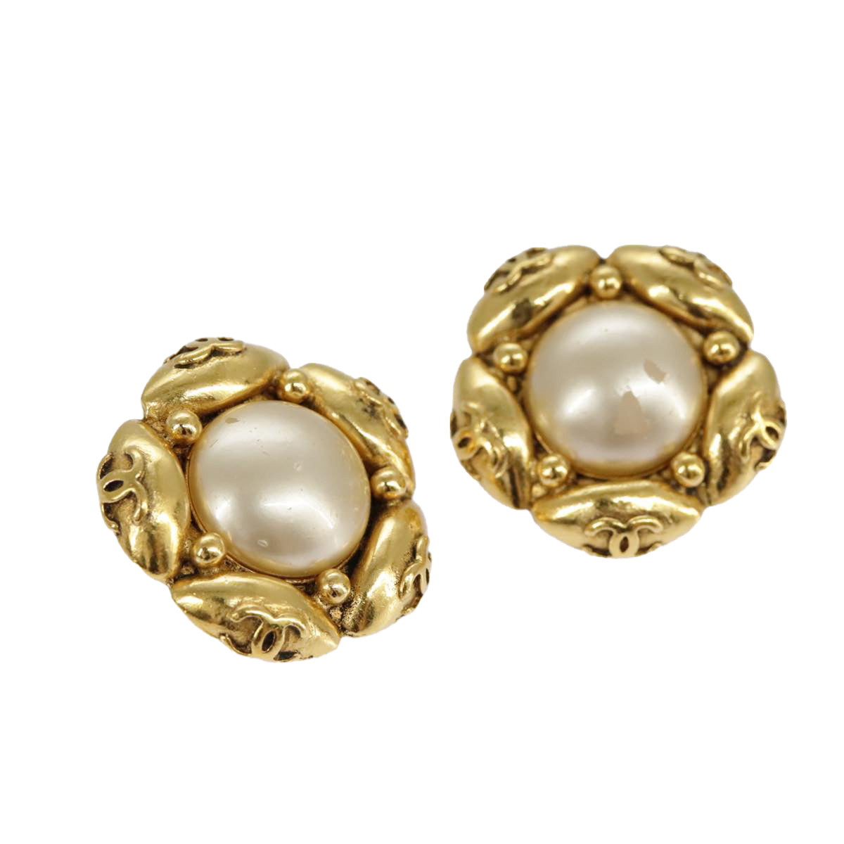 CHANEL Pearl Earring metal Gold CC Auth 97762