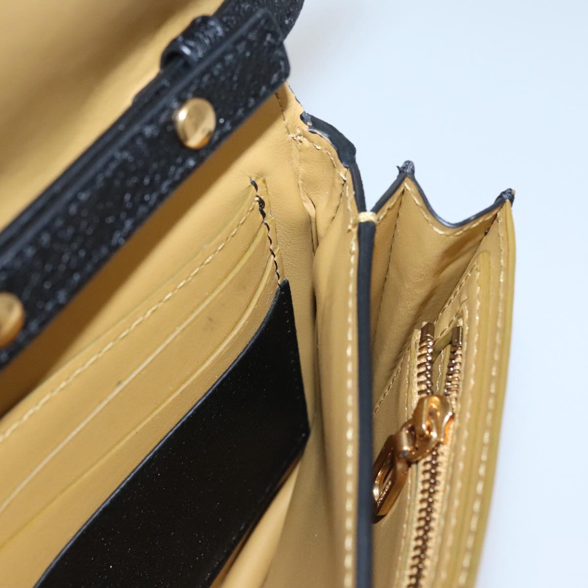 BURBERRY Shoulder Bag Leather Black Auth 97782