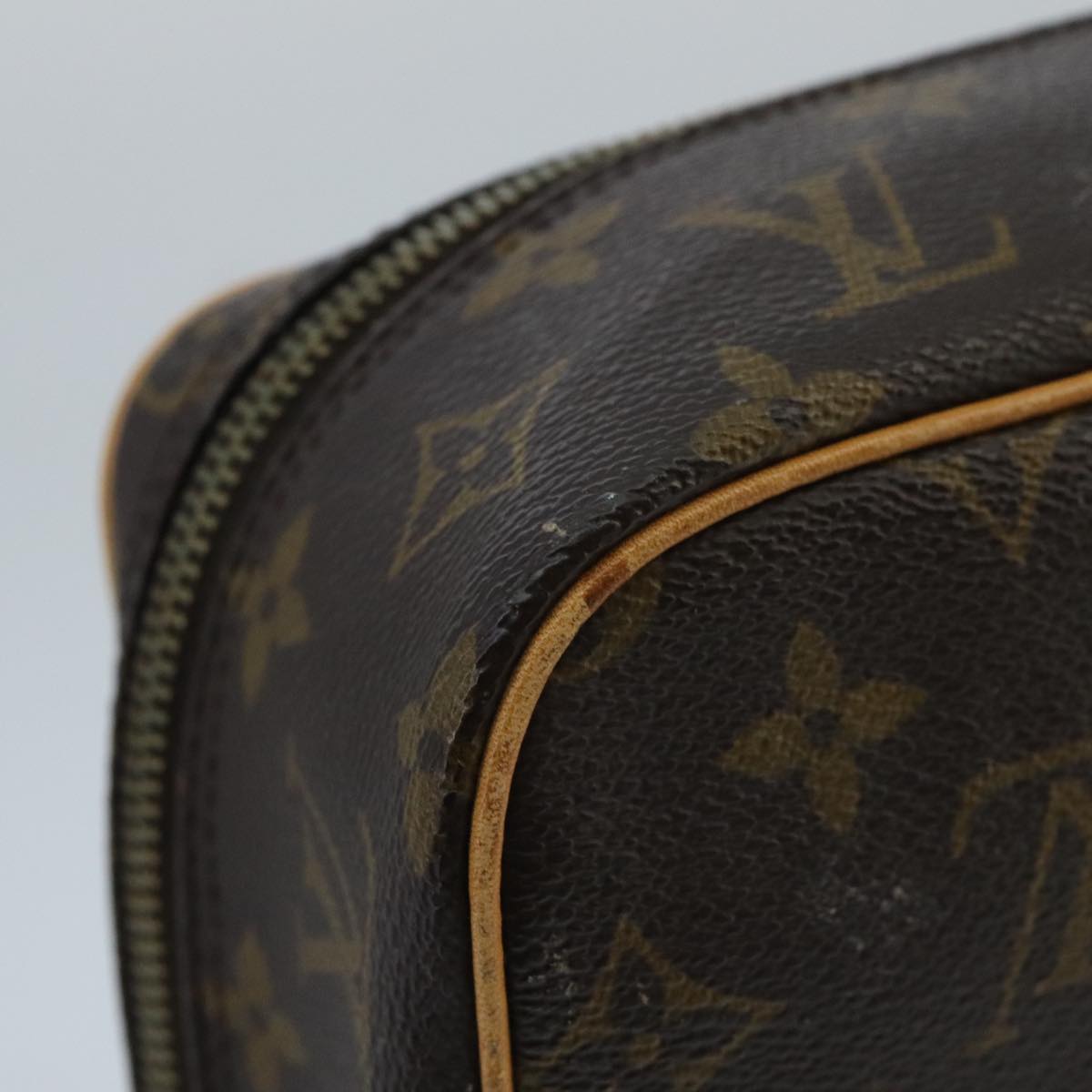 LOUIS VUITTON Monogram Trousse Boite Cosmetic Pouch M47640 LV Auth 97802