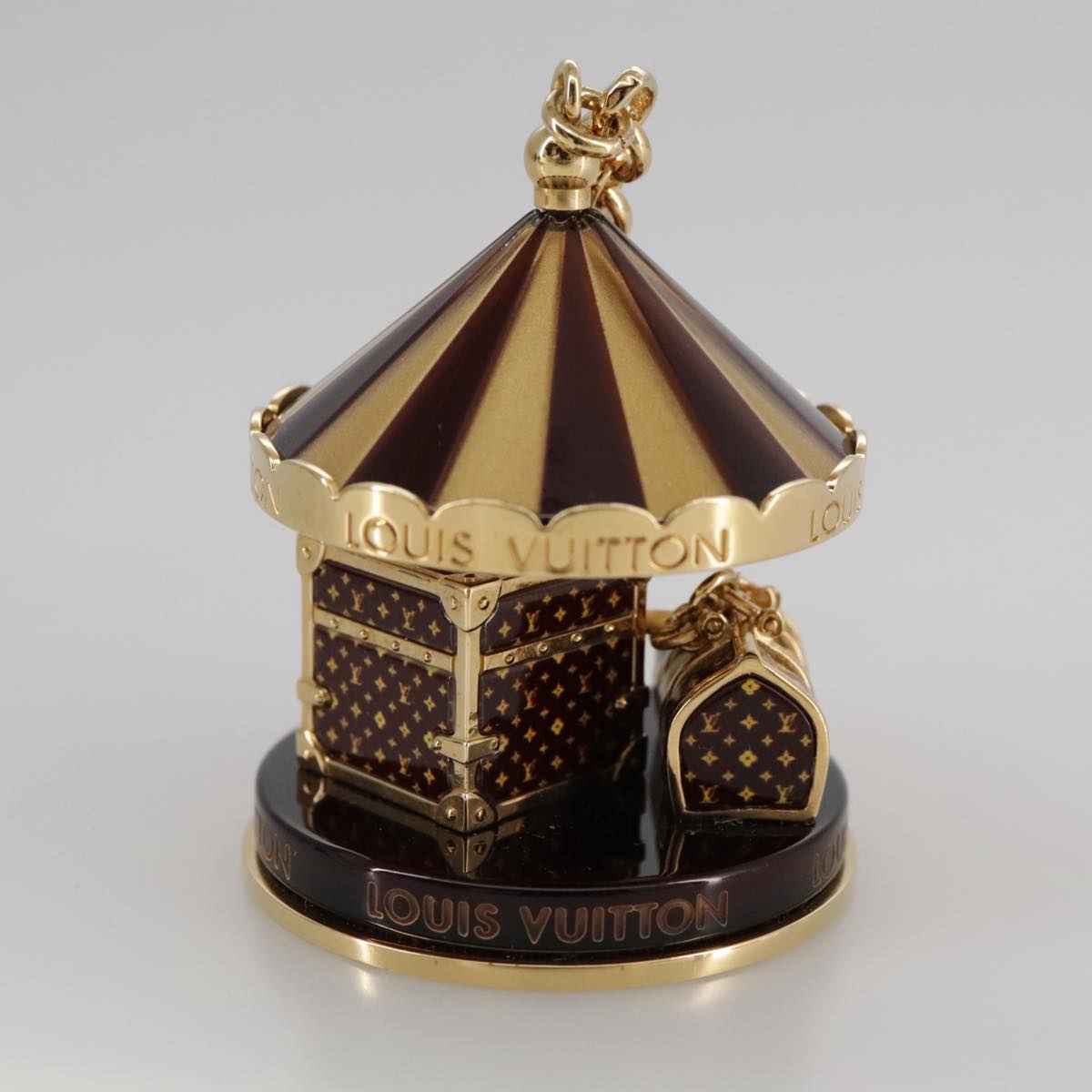 LOUIS VUITTON Bijoux Sac Carrousel Charm metal Gold M66782 LV Auth 97979SA