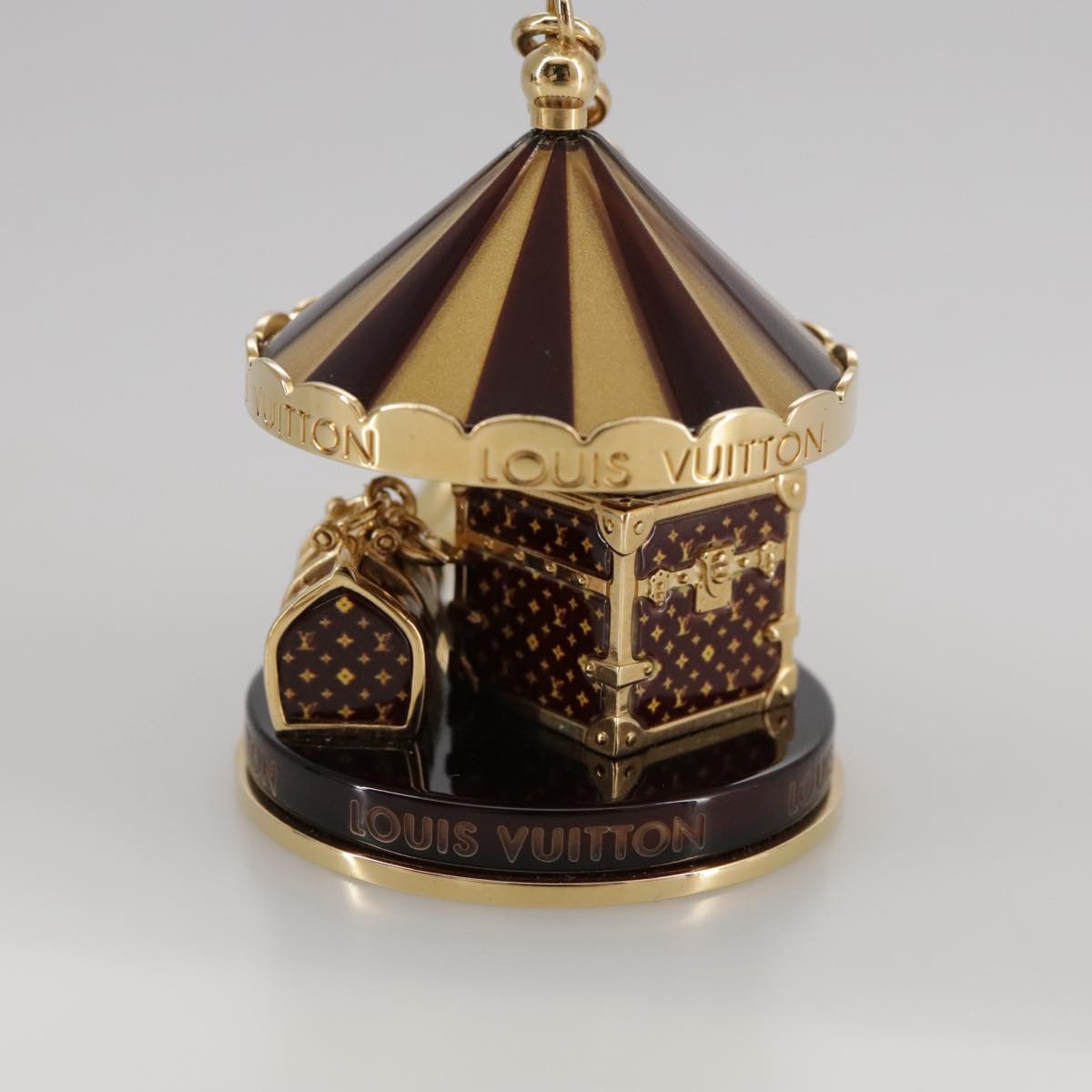 LOUIS VUITTON Bijoux Sac Carrousel Charm metal Gold M66782 LV Auth 97979SA