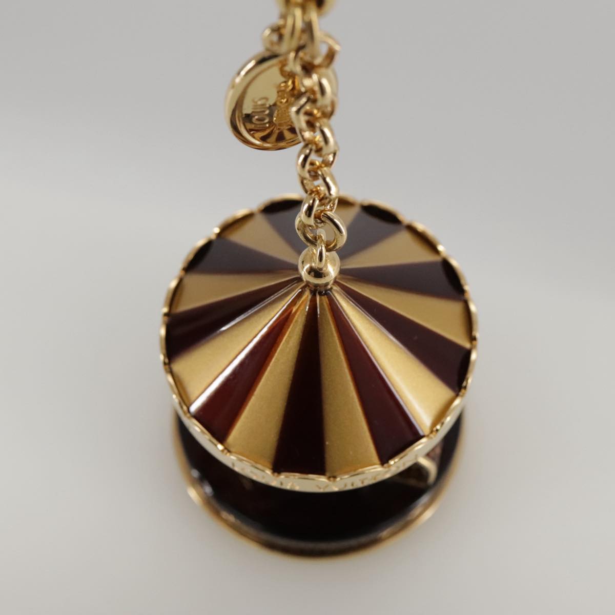 LOUIS VUITTON Bijoux Sac Carrousel Charm metal Gold M66782 LV Auth 97979SA