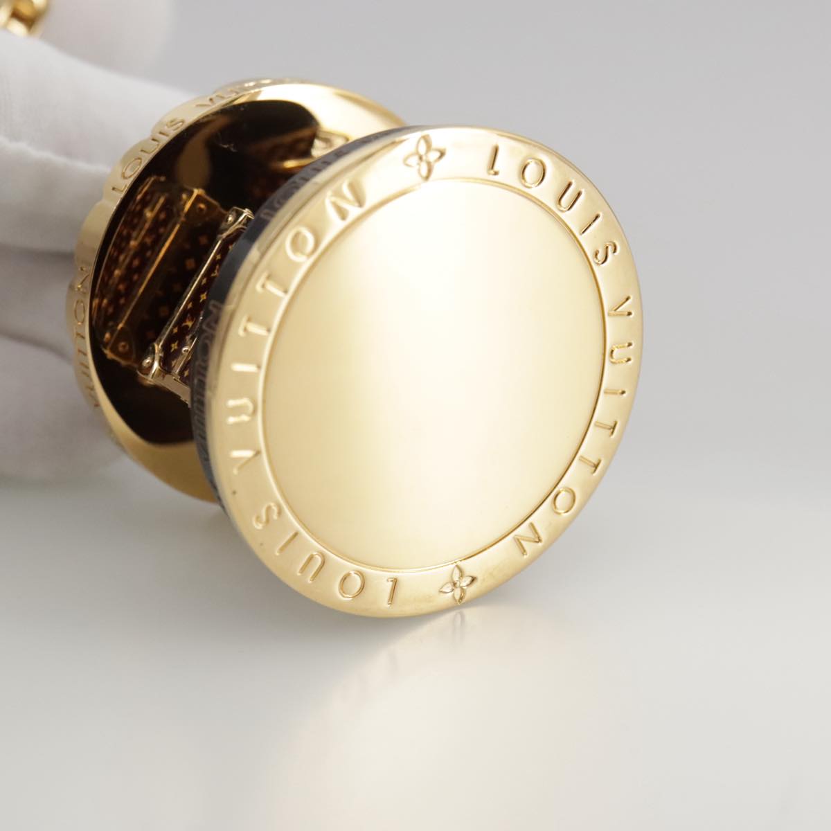 LOUIS VUITTON Bijoux Sac Carrousel Charm metal Gold M66782 LV Auth 97979SAM