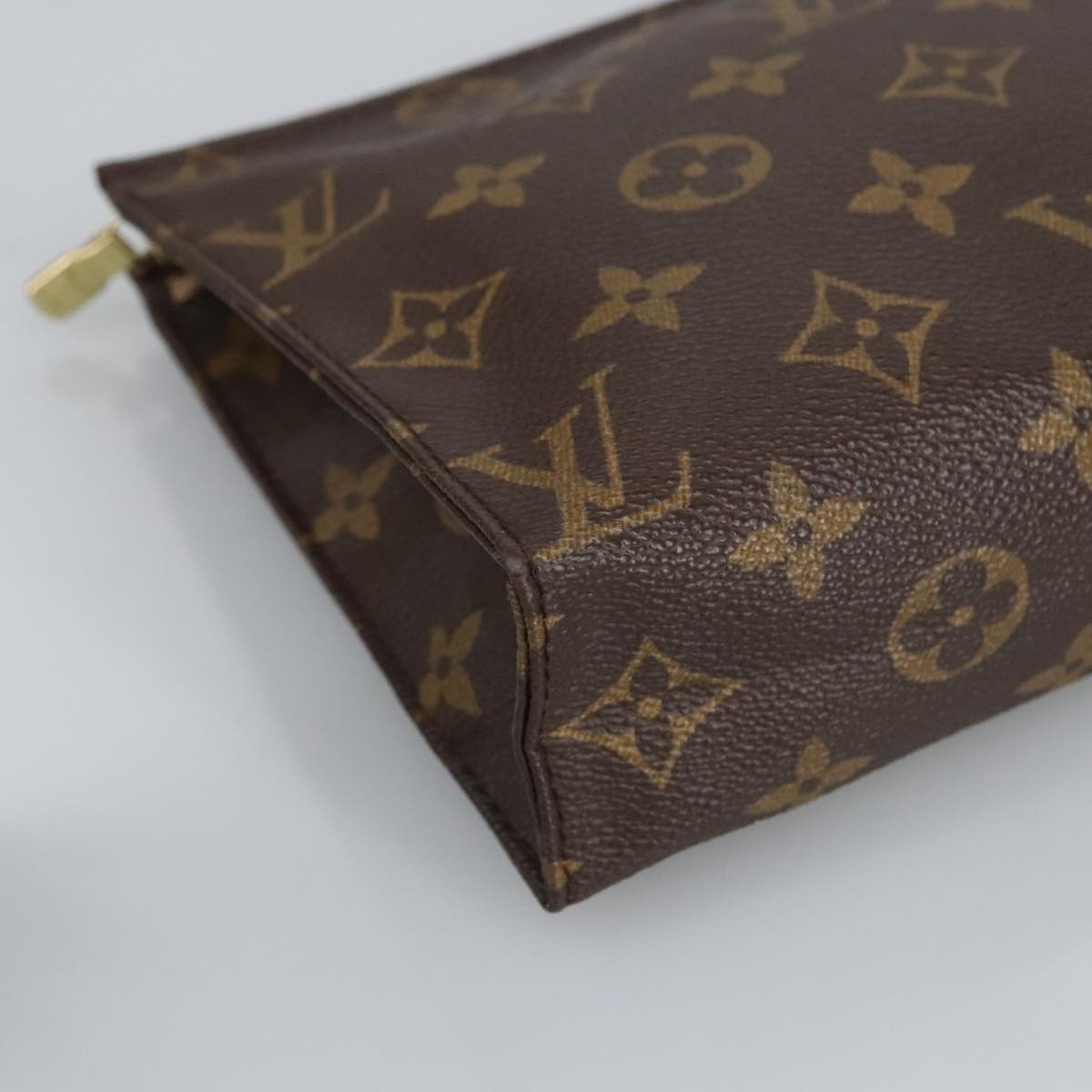 LOUIS VUITTON Monogram Poche Toilette 19 Pouch M47544 LV Auth 98017