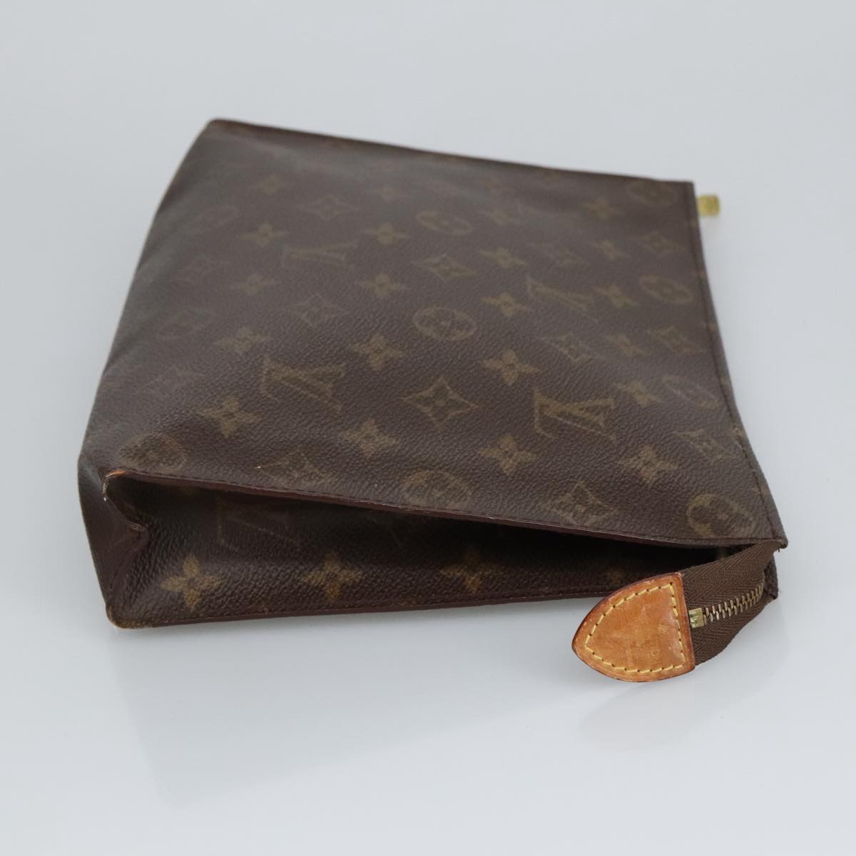 LOUIS VUITTON Monogram Poche Toilette 26 Pouch M47542 LV Auth 98021