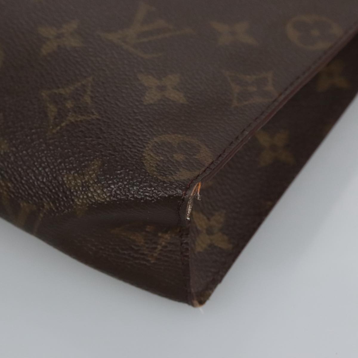 LOUIS VUITTON Monogram Poche Toilette 26 Pouch M47542 LV Auth 98021