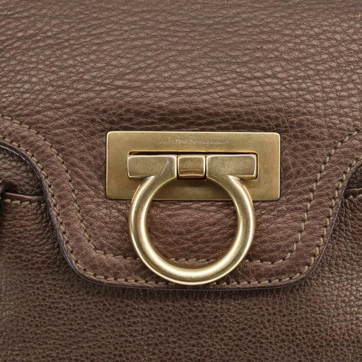Salvatore Ferragamo Gancini Shoulder Bag Leather Brown Gold Auth 98117A
